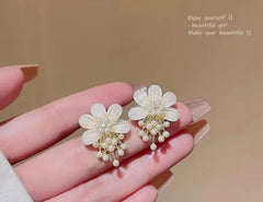 Blooming Elegance: ZJX-162 Korean Flower Pearl Earrings