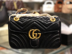 Luxury Gucci Matelassé Crossbody Bag (10 × 7 Inches) – Stylish Black Chevron Shoulder Purse | Elegant Designer Handbag for Women (with box) 🖤