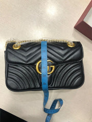 Luxury Gucci Matelassé Crossbody Bag (10 × 7 Inches) – Stylish Black Chevron Shoulder Purse | Elegant Designer Handbag for Women (with box) 🖤
